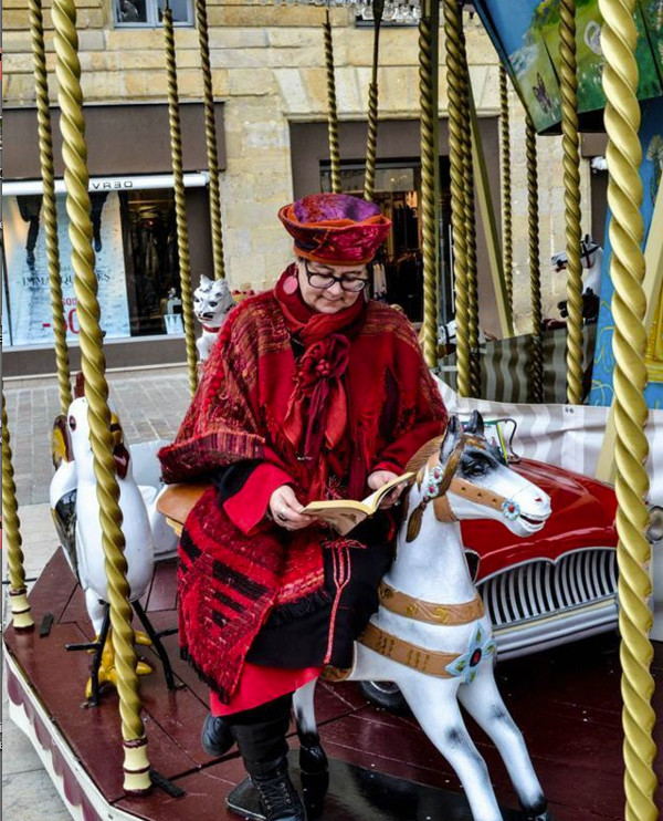 Lire Partout!: Natacha de Livres Libres 03 sur les chevaux de bois (© Charly Claire)