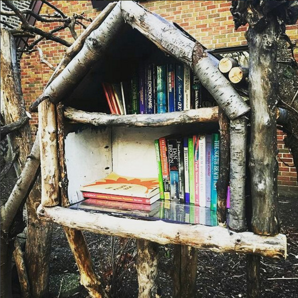 Les livres prennent la rue! En France et dans le monde entier, des milliers de boites à livres poussent comme des champignons!