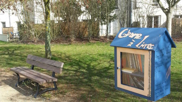 Les livres prennent la rue! En France et dans le monde entier, des milliers de boites à livres poussent comme des champignons!