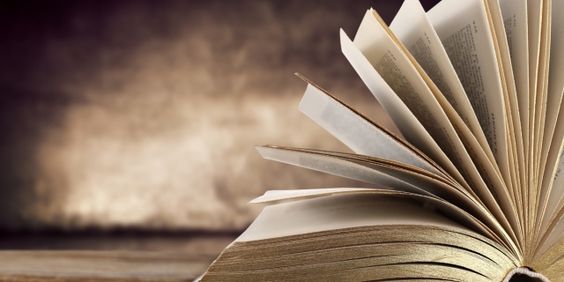 "Un vieux libraire de 80 ans en cavale..." Premières pages du roman "Le Cinquantième Livre" de Pierre Martial. "Un vieux libraire de 80 ans en cavale..." Premières pages du roman "Le Cinquantième Livre" de Pierre Martial.