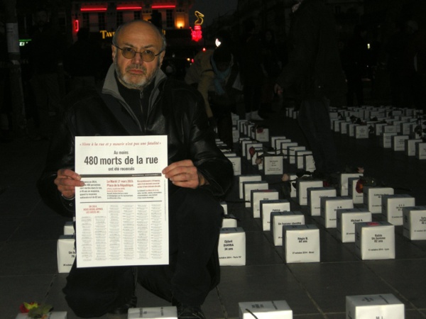 Pierre Martial rend un émouvant dernier hommage aux 480 SDF morts dans la rue, en France.