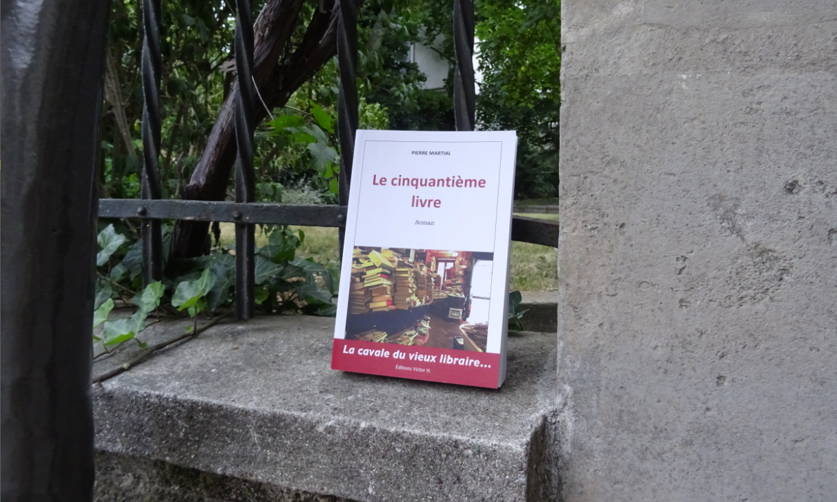 "Biens essentiels". Distribution solidaire de livres dans les rues de Paris par Pierre Martial et Livres Partout! "Biens essentiels". Distribution solidaire de livres dans les rues de Paris par Pierre Martial et Livres Partout!
