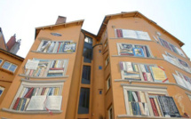 Des fresques murales géantes représentant des livres apparaissent dans le monde entier! 